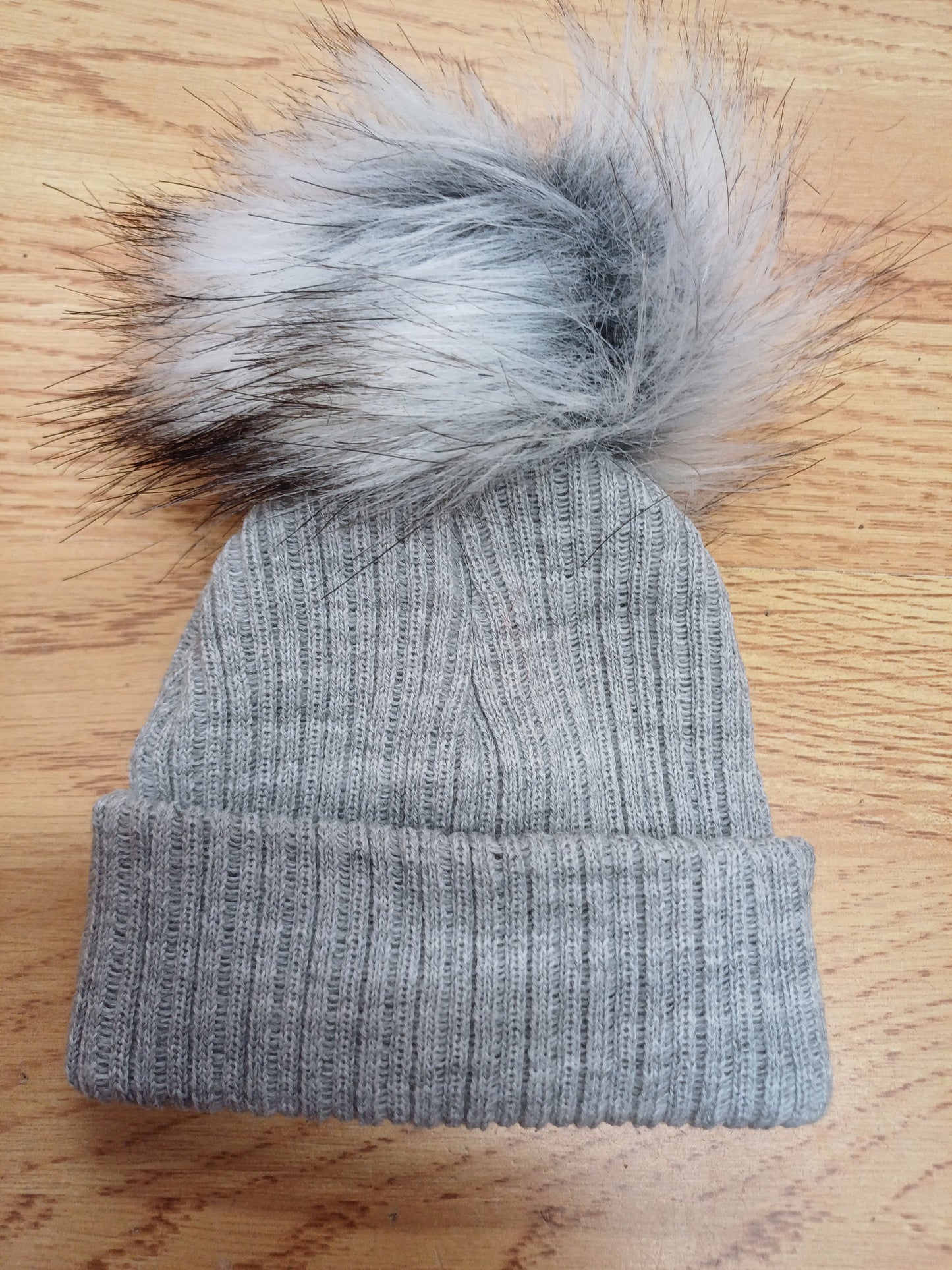 Baby Boys and girls knitted single pom pom hats