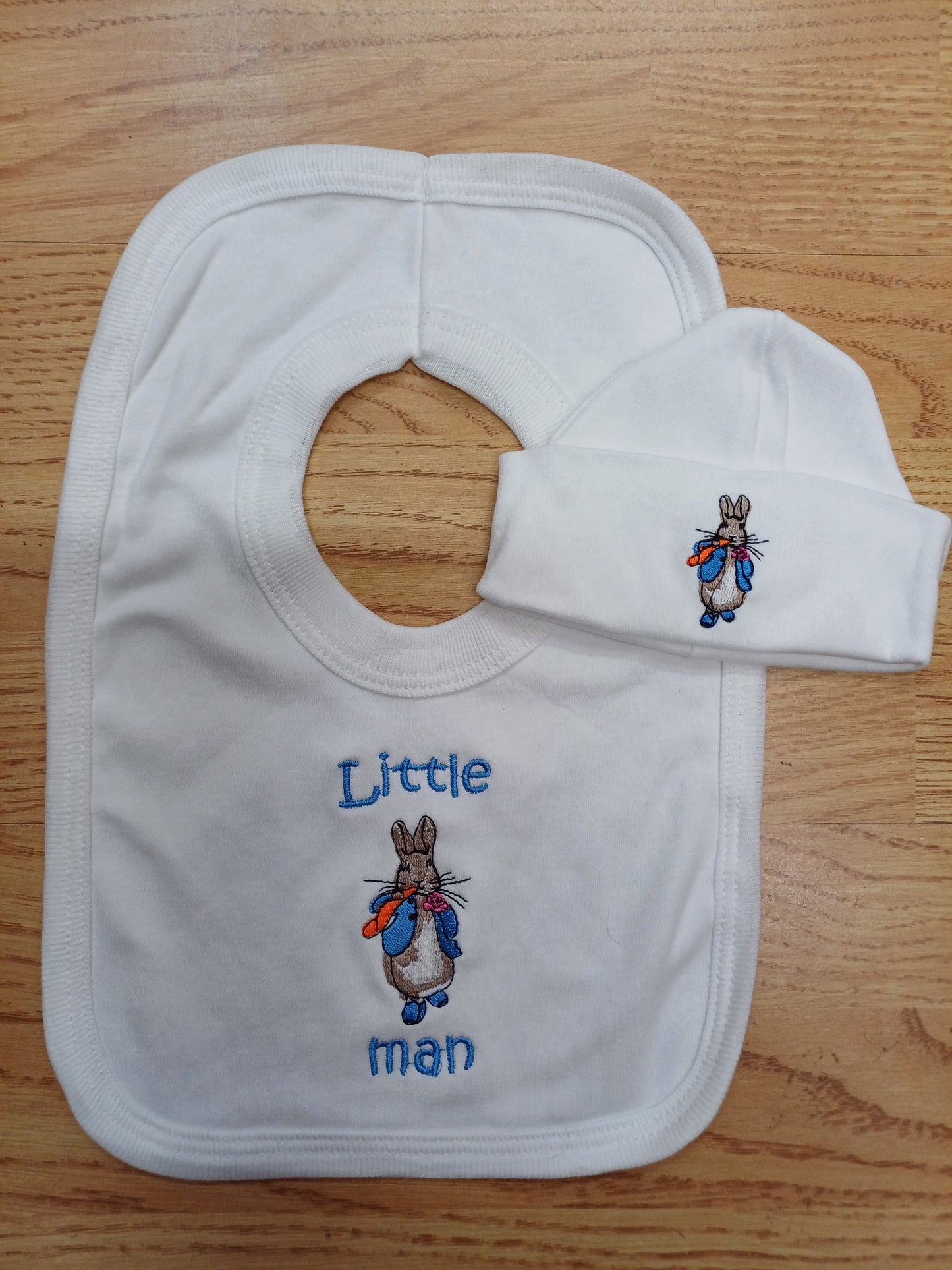 Baby Boys 100% soft cotton bib and hat set embroidered with peter rabbit size newborn