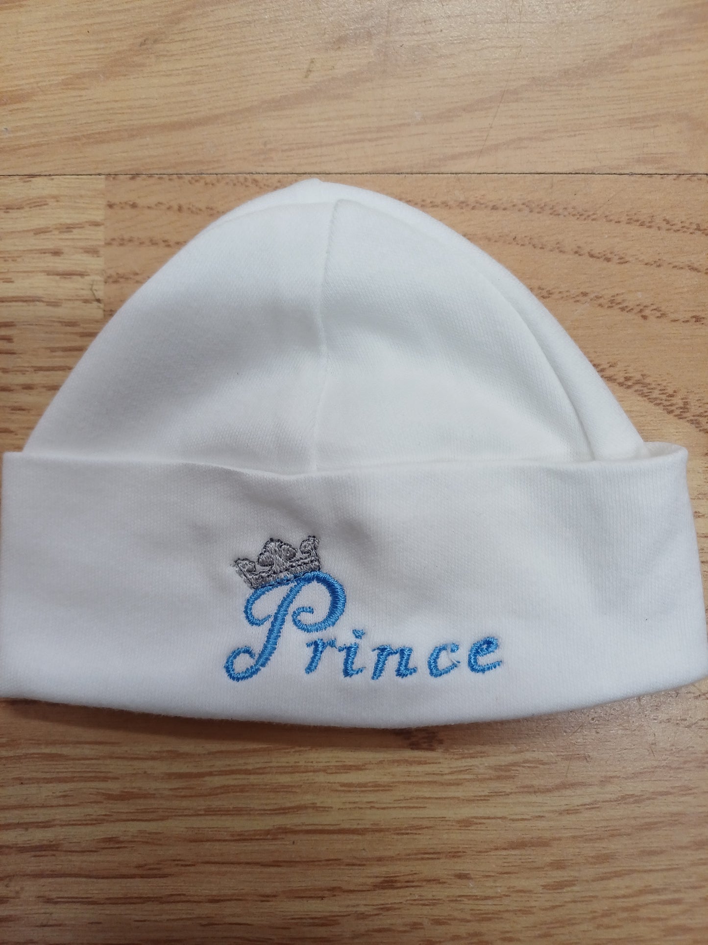 Baby Boys or girls 100% soft cotton hat embroidered with prince or princess size newborn
