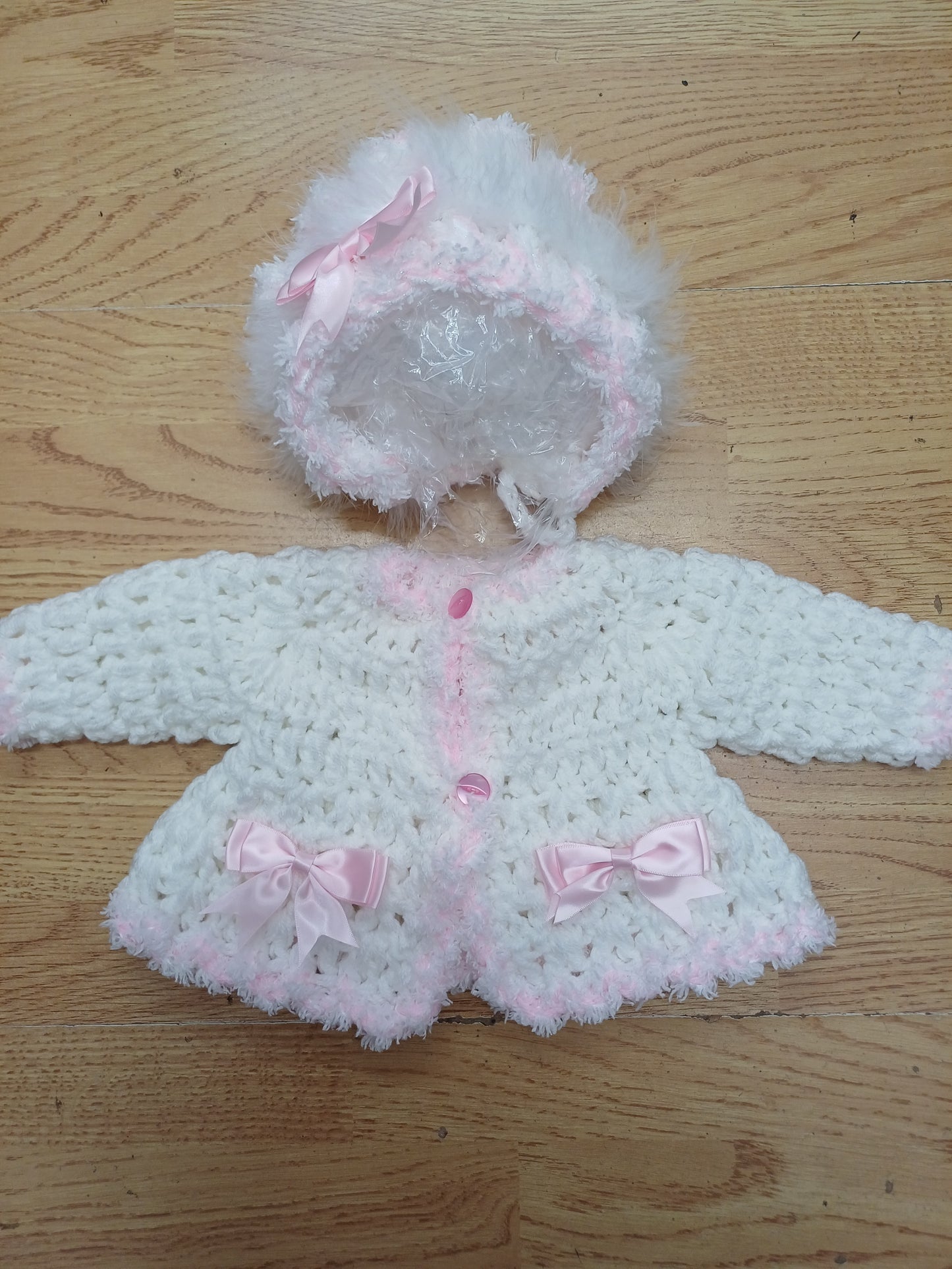 Baby girls handmade crochet pretty cardigan and bonnet set size 0 / 3 months