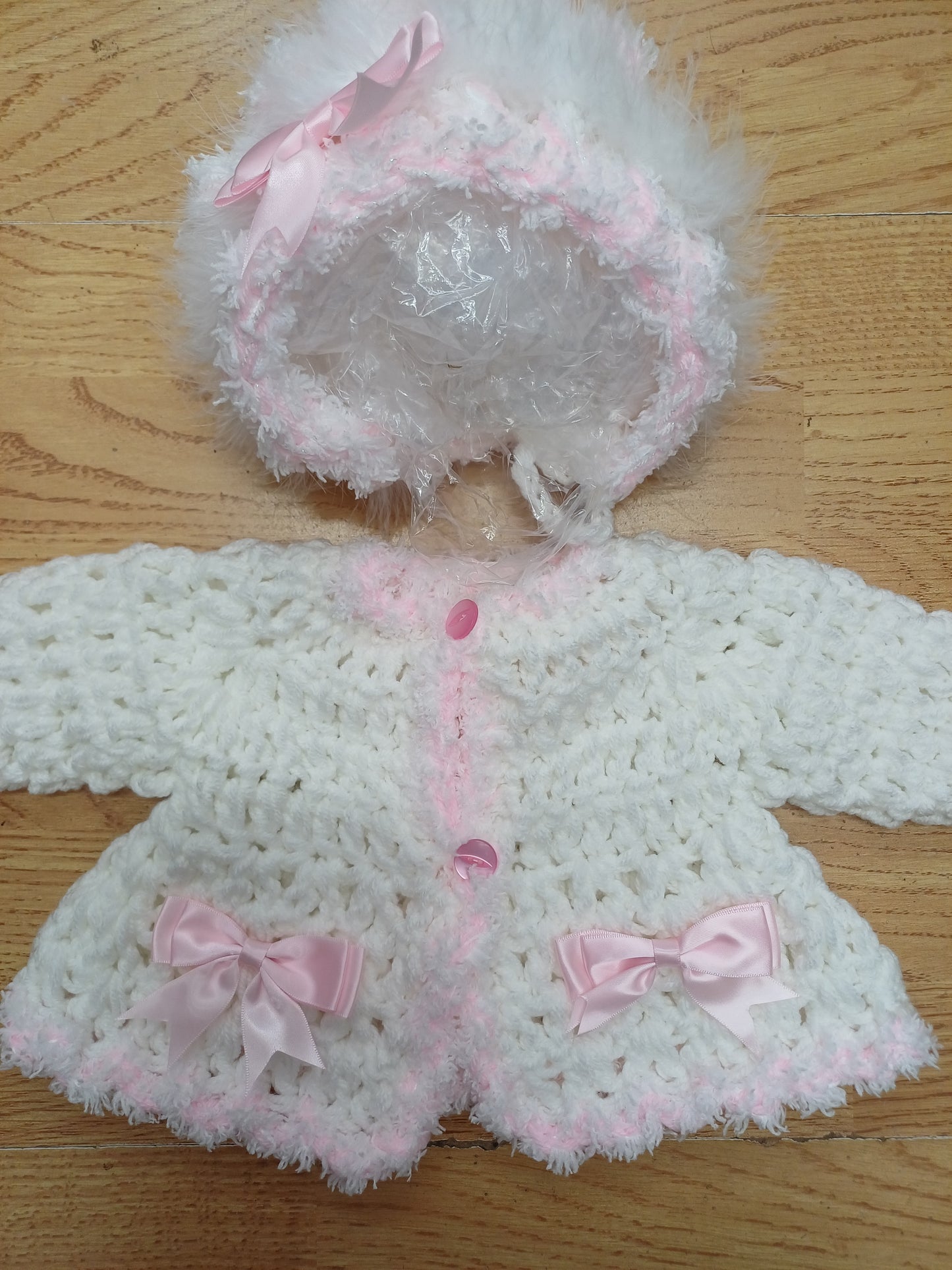 Baby girls handmade crochet pretty cardigan and bonnet set size 0 / 3 months