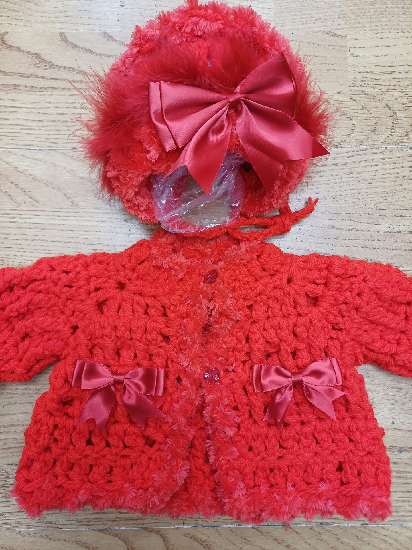 Baby girls handmade crochet pretty cardigan and bonnet set size 0 / 3 months