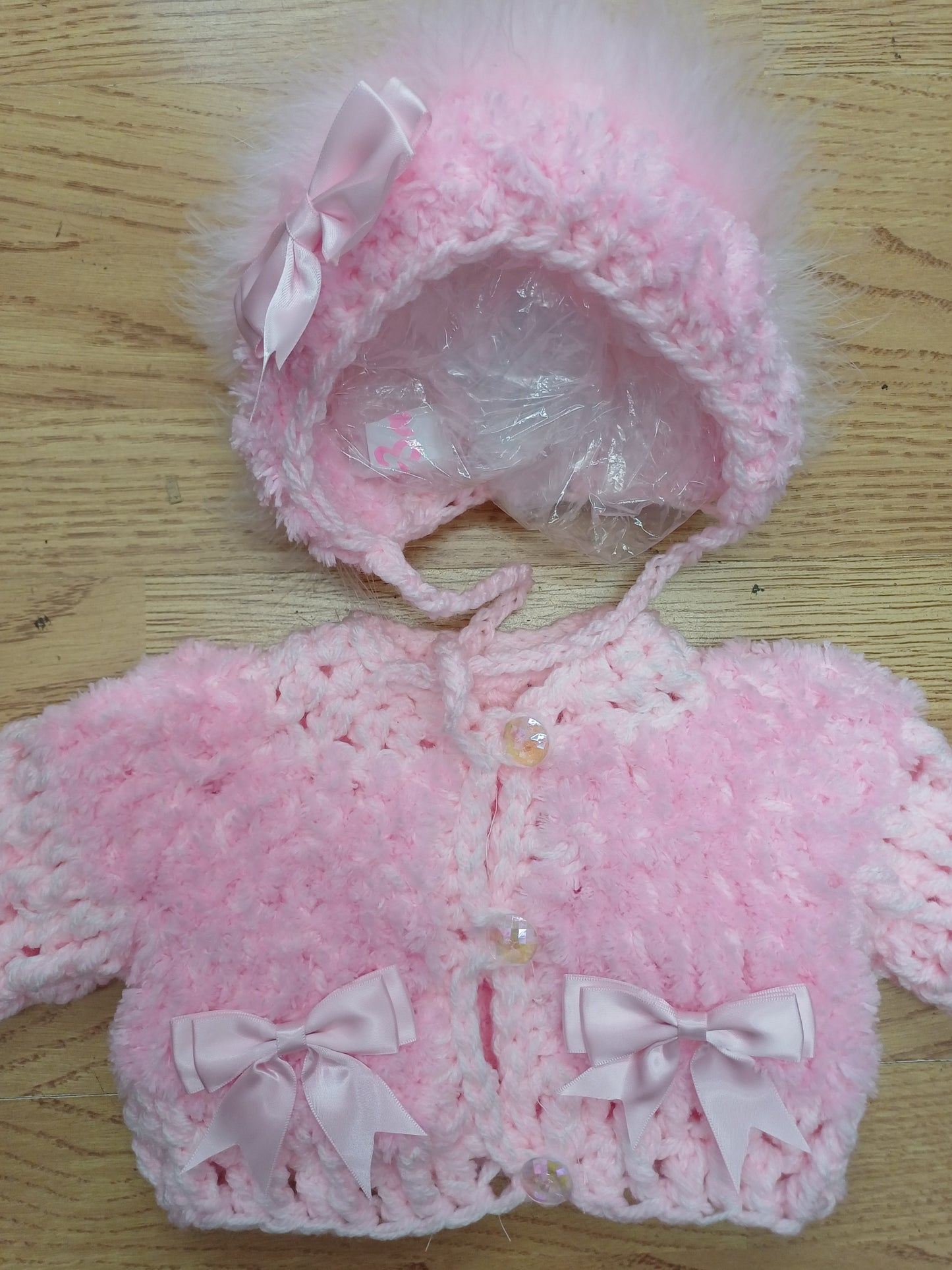 Baby girls handmade crochet pretty cardigan and bonnet set size newborn