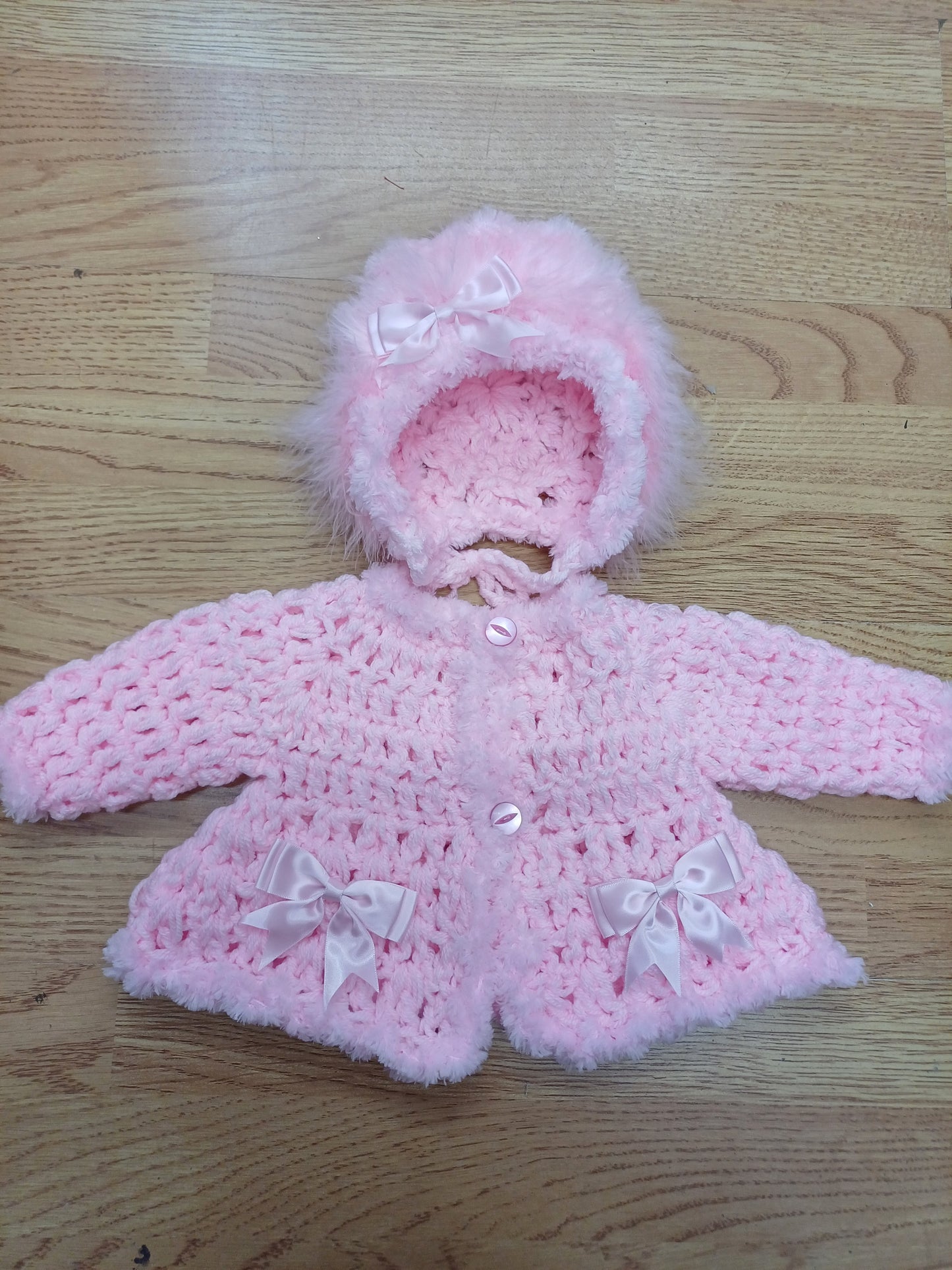 Baby girls handmade crochet pretty cardigan and bonnet set size newborn to 3 months