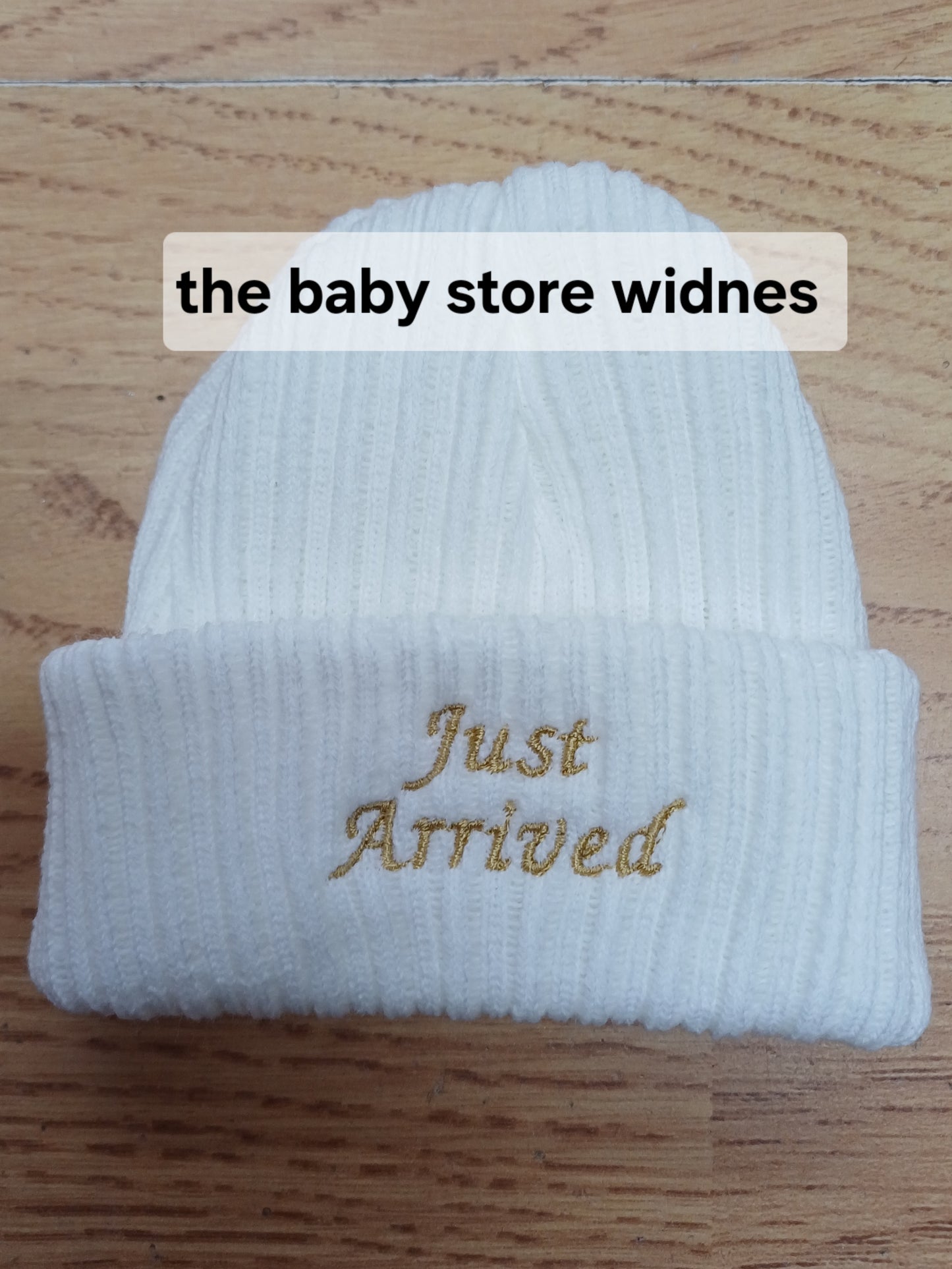 Babys unisex knitted beanie hat embroidered with just arrived or hello world size newborn