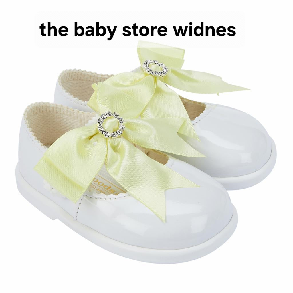 Baypods baby girls hard sole walking shoes with large bow