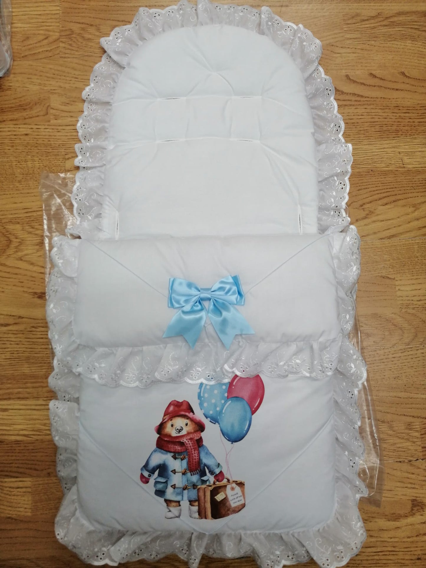 beautiful baby pram cosytoes / footmuff universal fit with paddington bear on front
