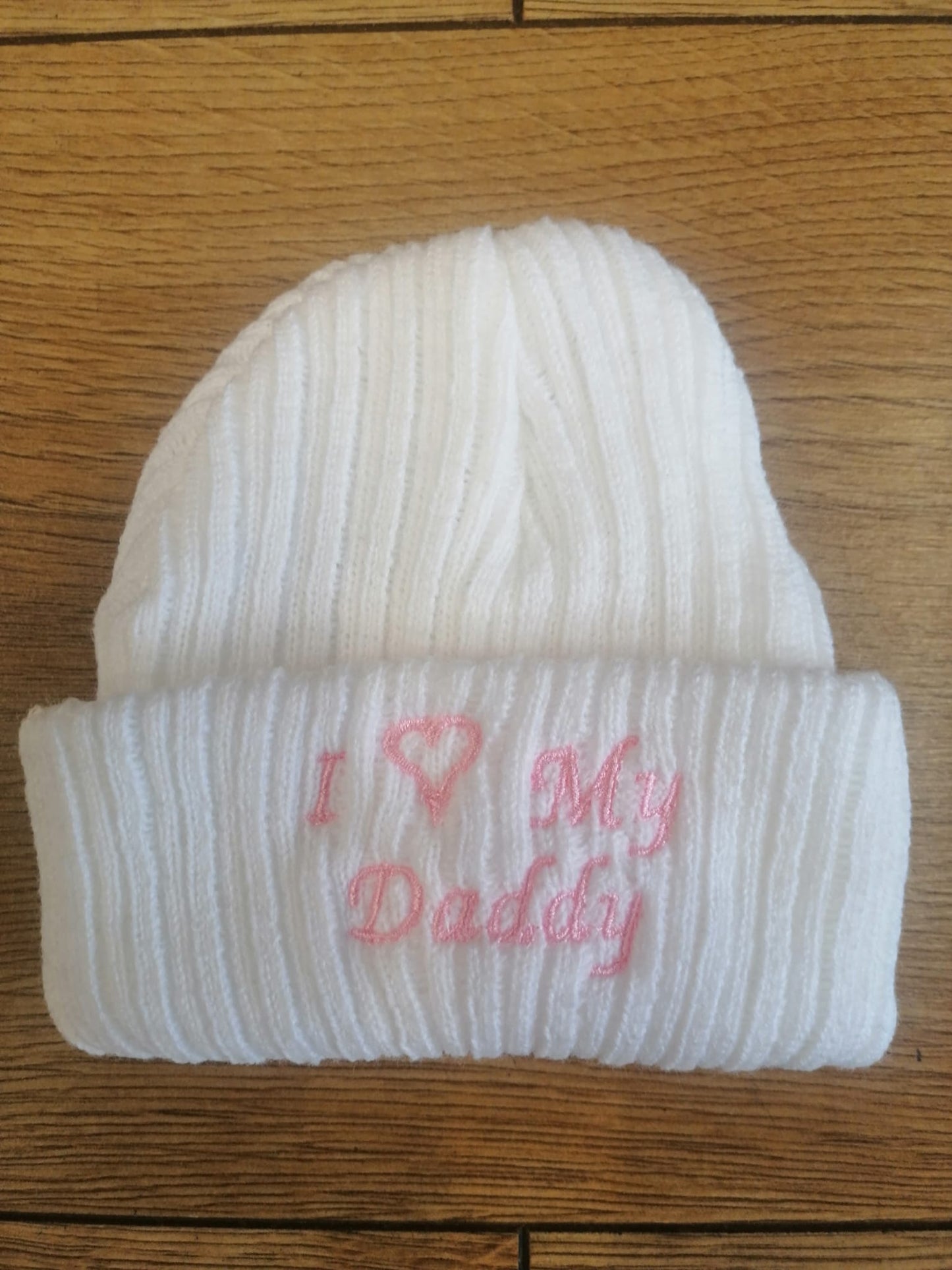 beautiful baby beannie hat embroidered with i love my mummy or daddy newborn size