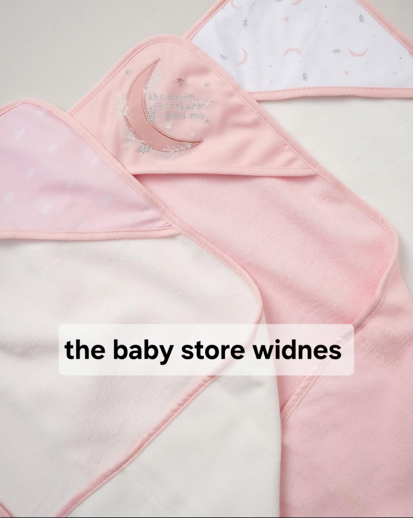 Baby girls 3 hooded towels and 3 wash cloths set moon and star design perfect for bath time designs may vary