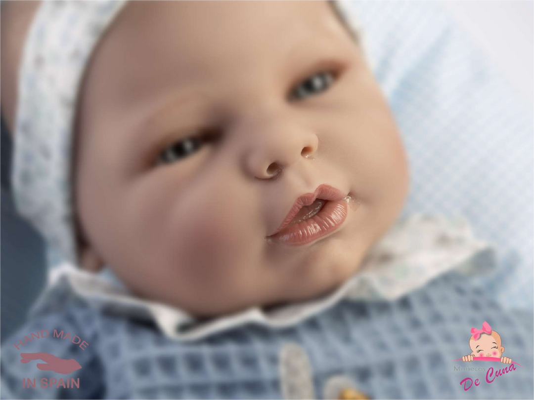 Spanish reborn doll comes with cushion dummy and nappy