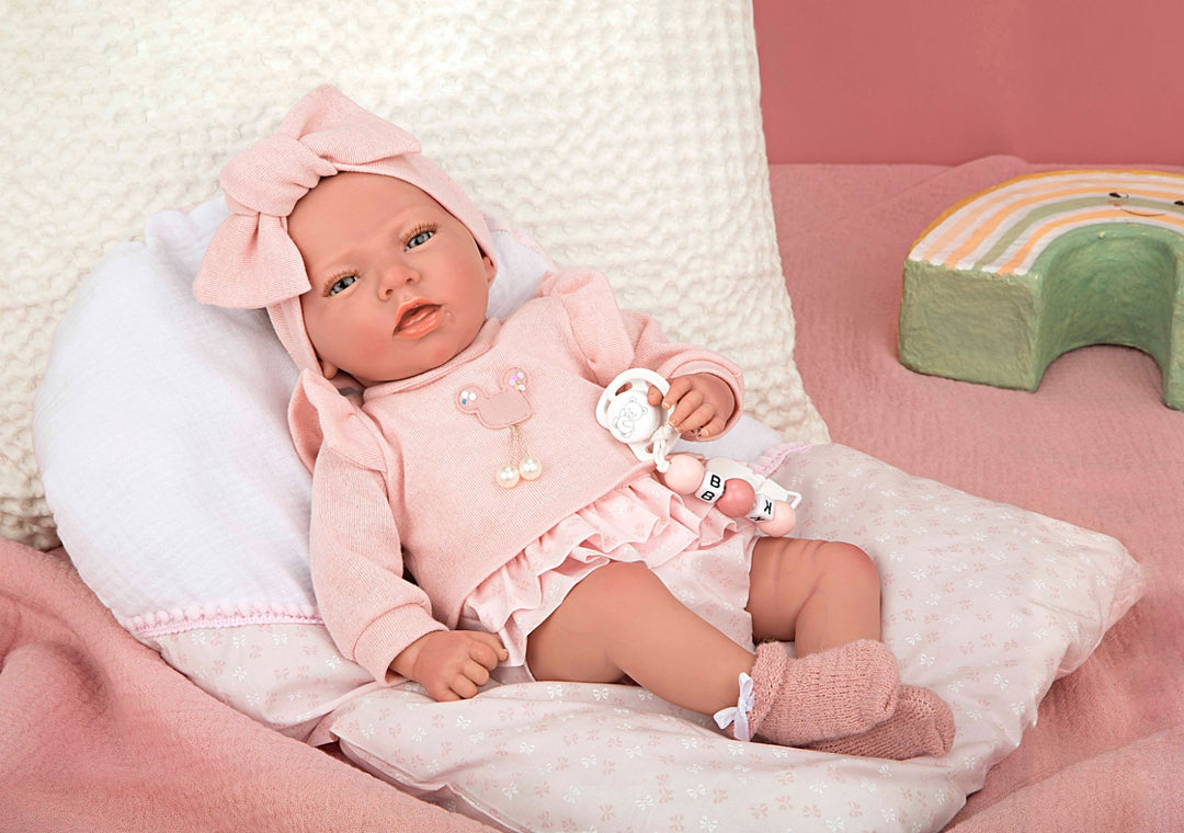 Spanish reborn doll comes with cushion dummy clip and nappy