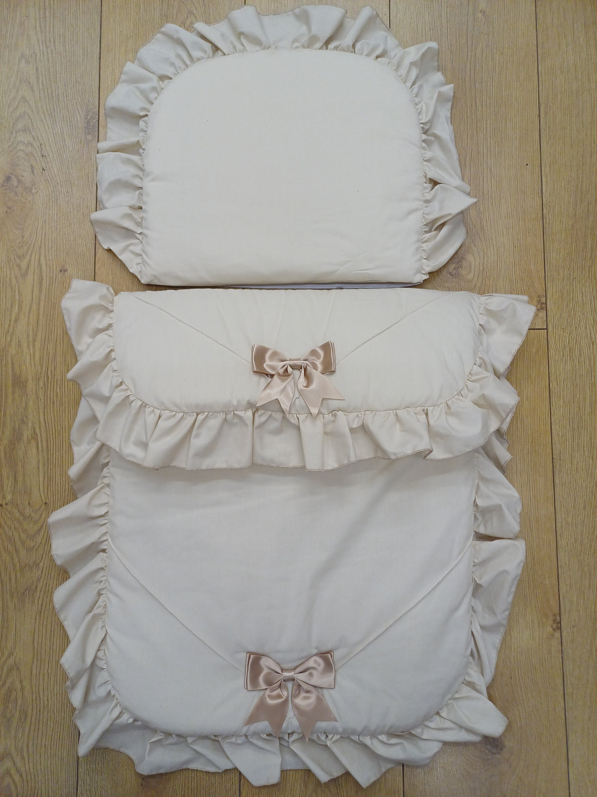 Baby Boys or girls  pram quilt with large bows  and pillow  set comes in various colours