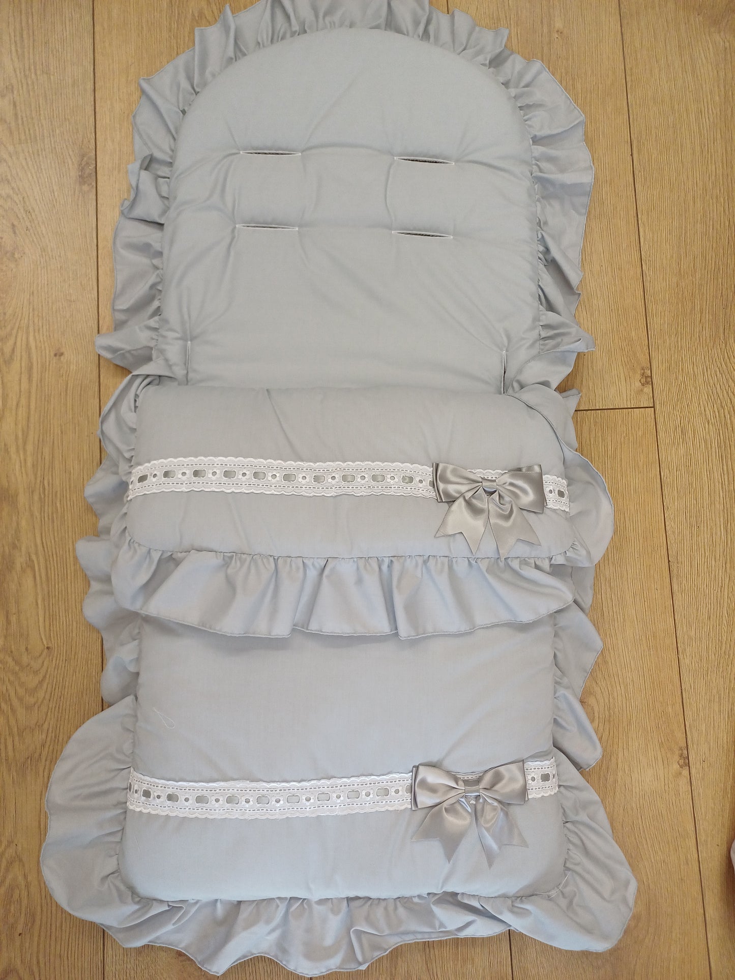 Baby Boys or Girls  universal fit pram cosytoes footmuff pram set with bows