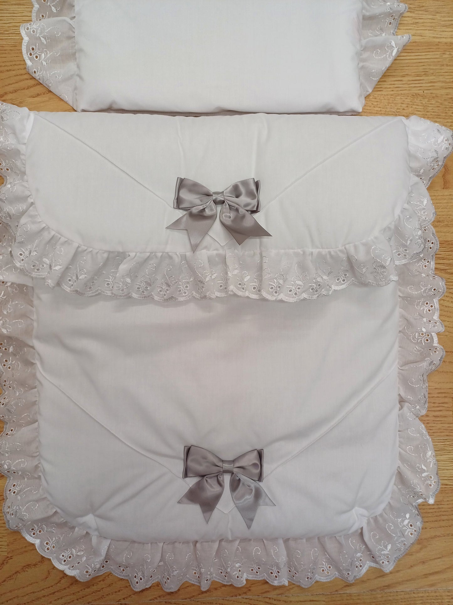 Baby Boys or girls  pram quilt with large bows  and pillow  set comes in various colours