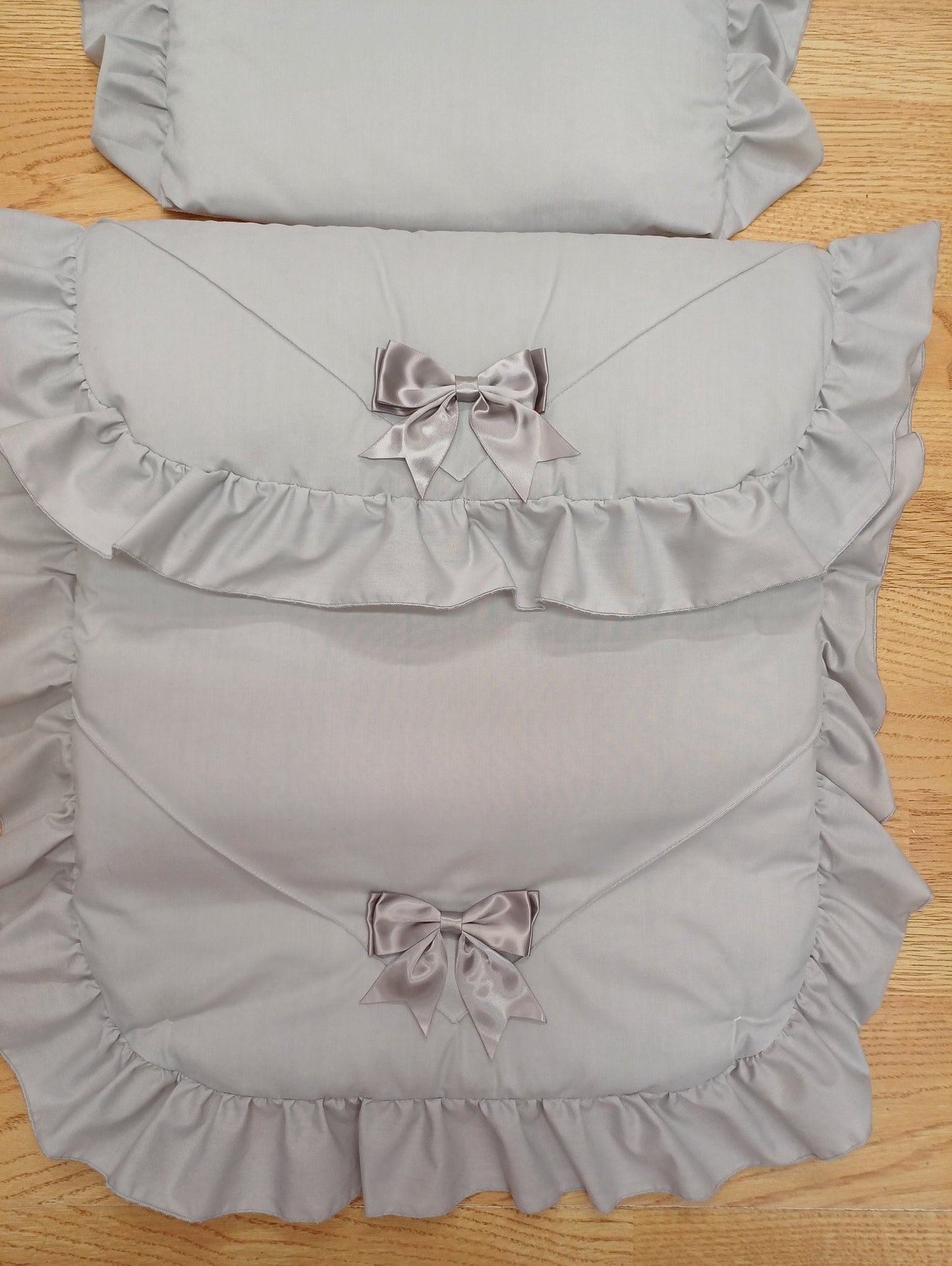 Baby Boys or girls  pram quilt with large bows  and pillow  set comes in various colours