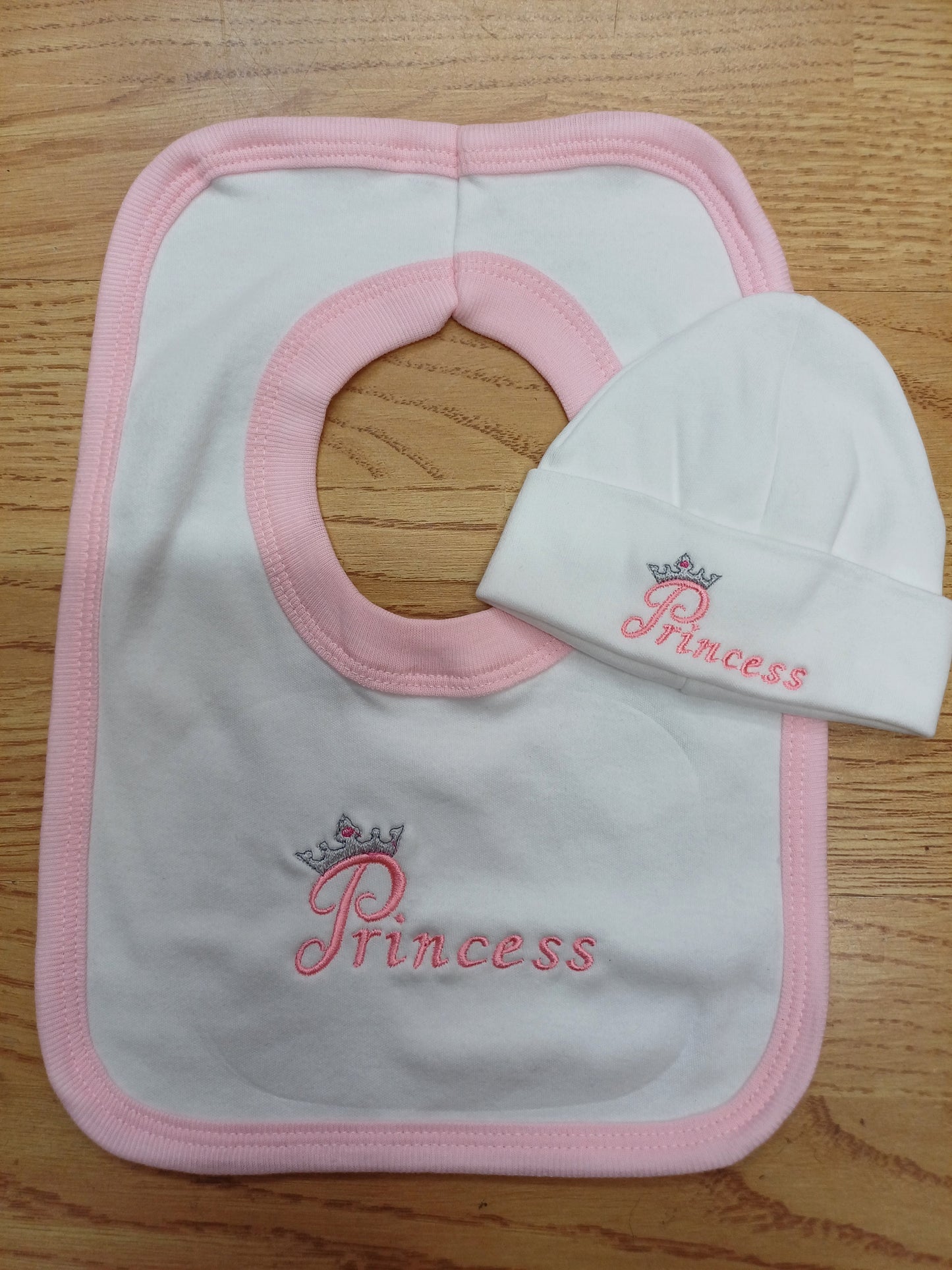 Baby girls 100% soft cotton bib and hat set embroidered with princess size newborn