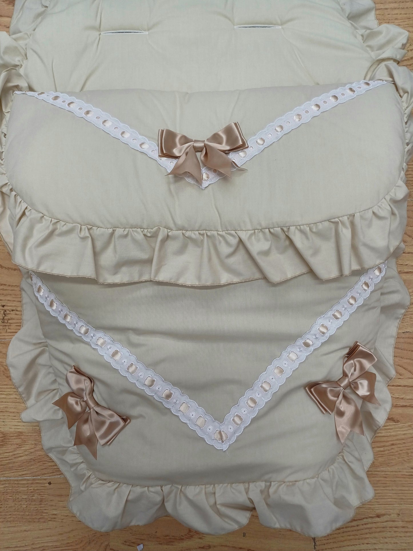 Baby Boys or girls universal pram cosytoes footmuff pram set with bows colour beige