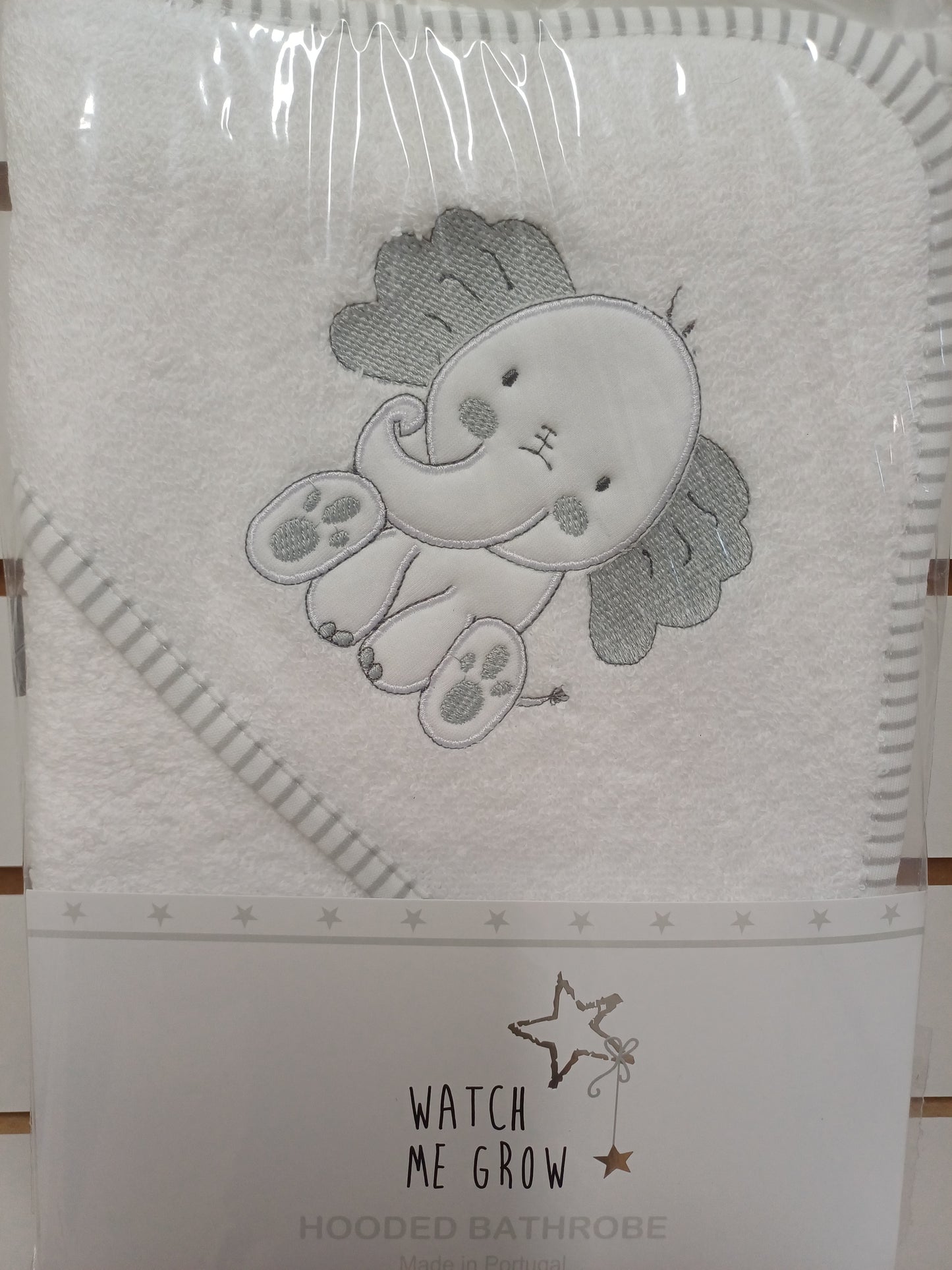 Babys hooded bathrobe towel comes in various designs to choose from