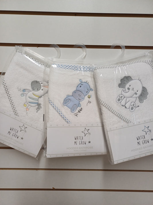 Babys hooded bathrobe towel comes in various designs to choose from