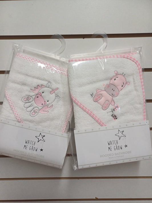 Baby  girls  hooded bathrobe towel comes in various designs to choose from