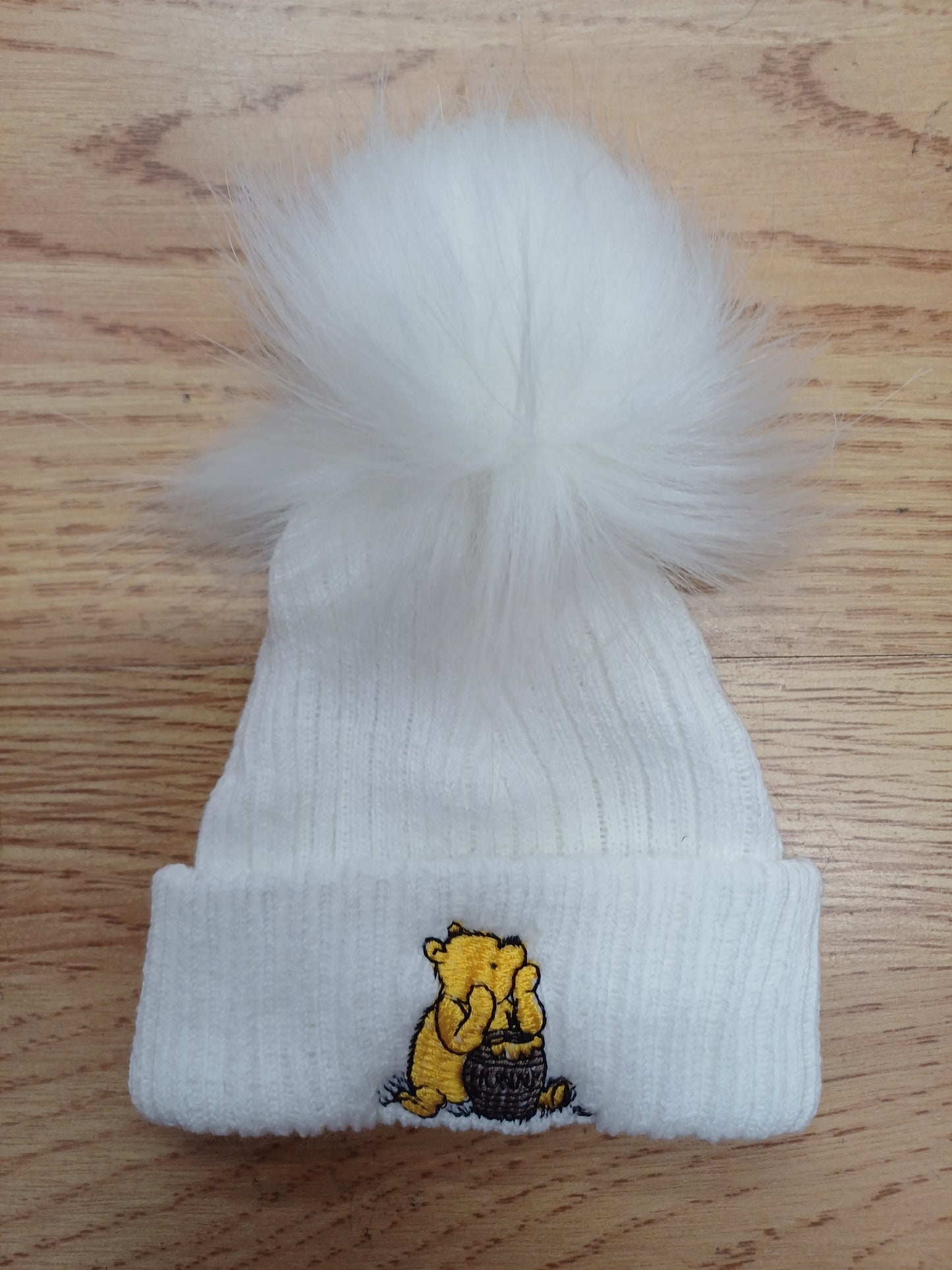 Baby Boys  or girls  pom pom  hats  embroidered with  honey bear size newborn  various  colours to choose from