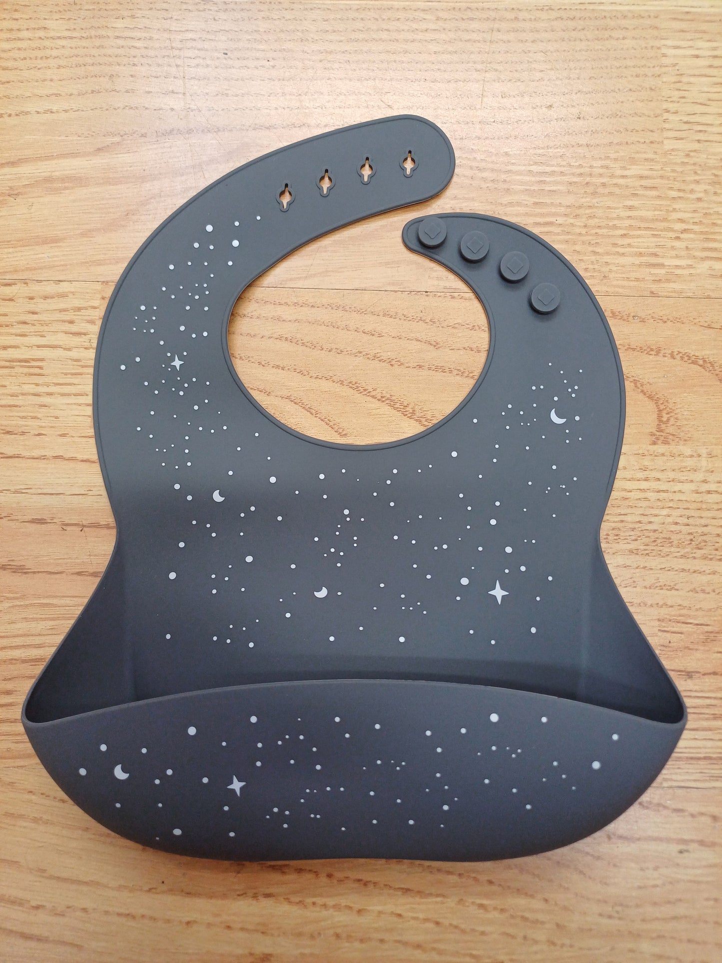 Moonkie baby silcone bibs a pack of 2 bibs feed your baby mess free