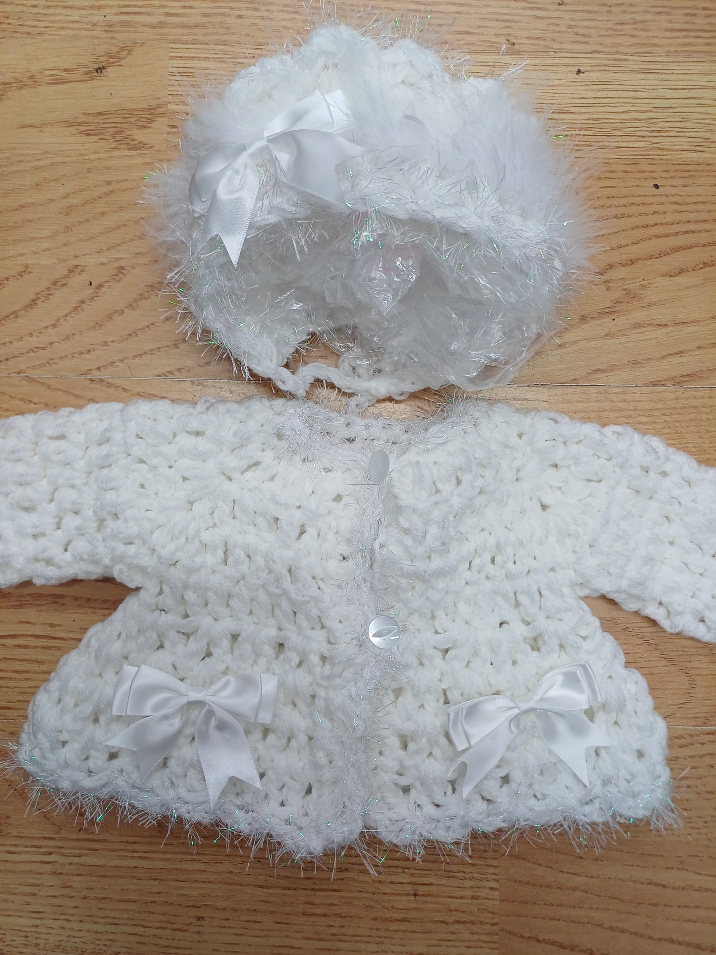 Baby girls  handmade crochet pretty cardigan and bonnet set size  0 / 3 months