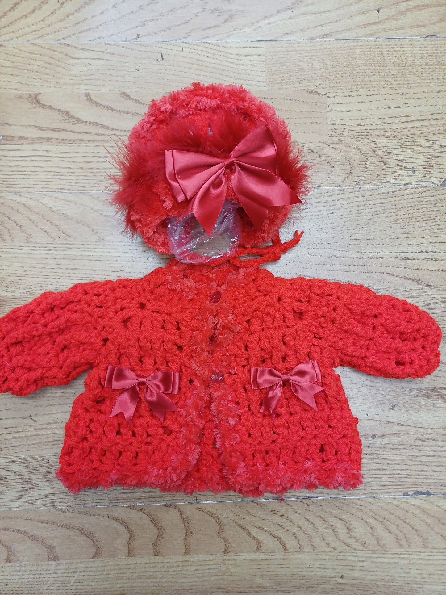 Baby girls  handmade crochet pretty cardigan and bonnet set size  0 / 3  months