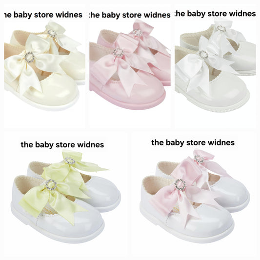 Baypods baby girls  hard sole walking shoes with large bow