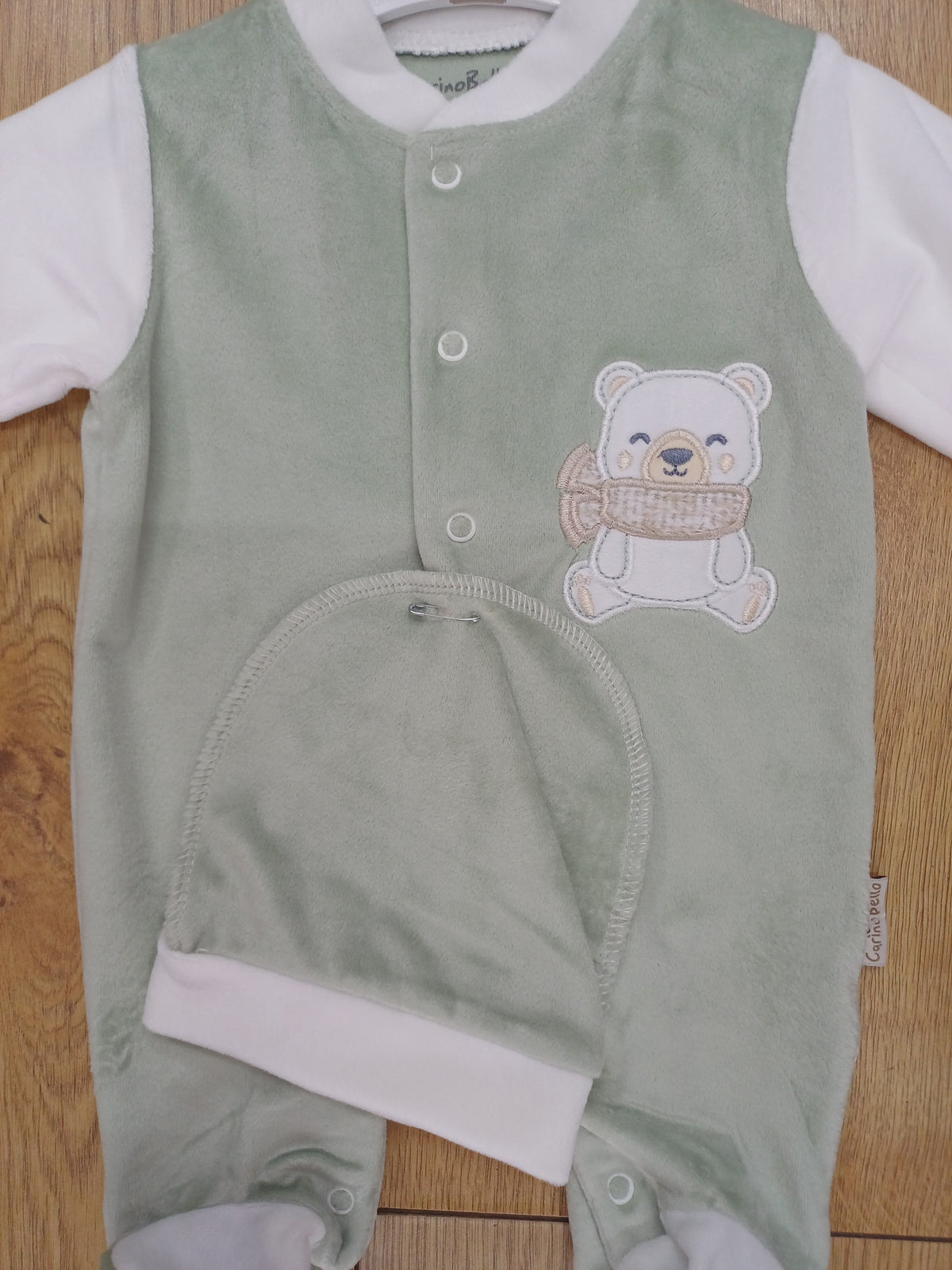 Babys unisex  velour  romper with  teddy bear design motif   and hat