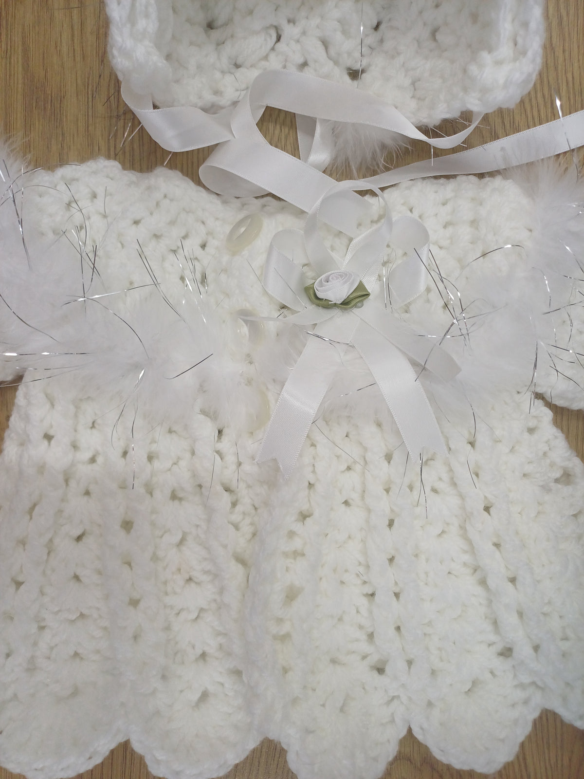Baby girls  handmade crochet pretty cardigan and bonnet set with bows  and sparkle  malibu fur trim