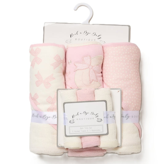 Baby girls  3 hooded towels and  3 wash cloths set  goose  design perfect for bath time designs may vary
