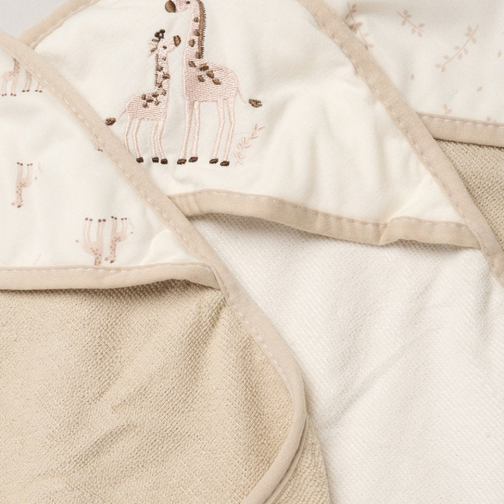 Baby unisex 3 hooded towels and  3 wash cloths set  giraffe design perfect for bath time designs may vary