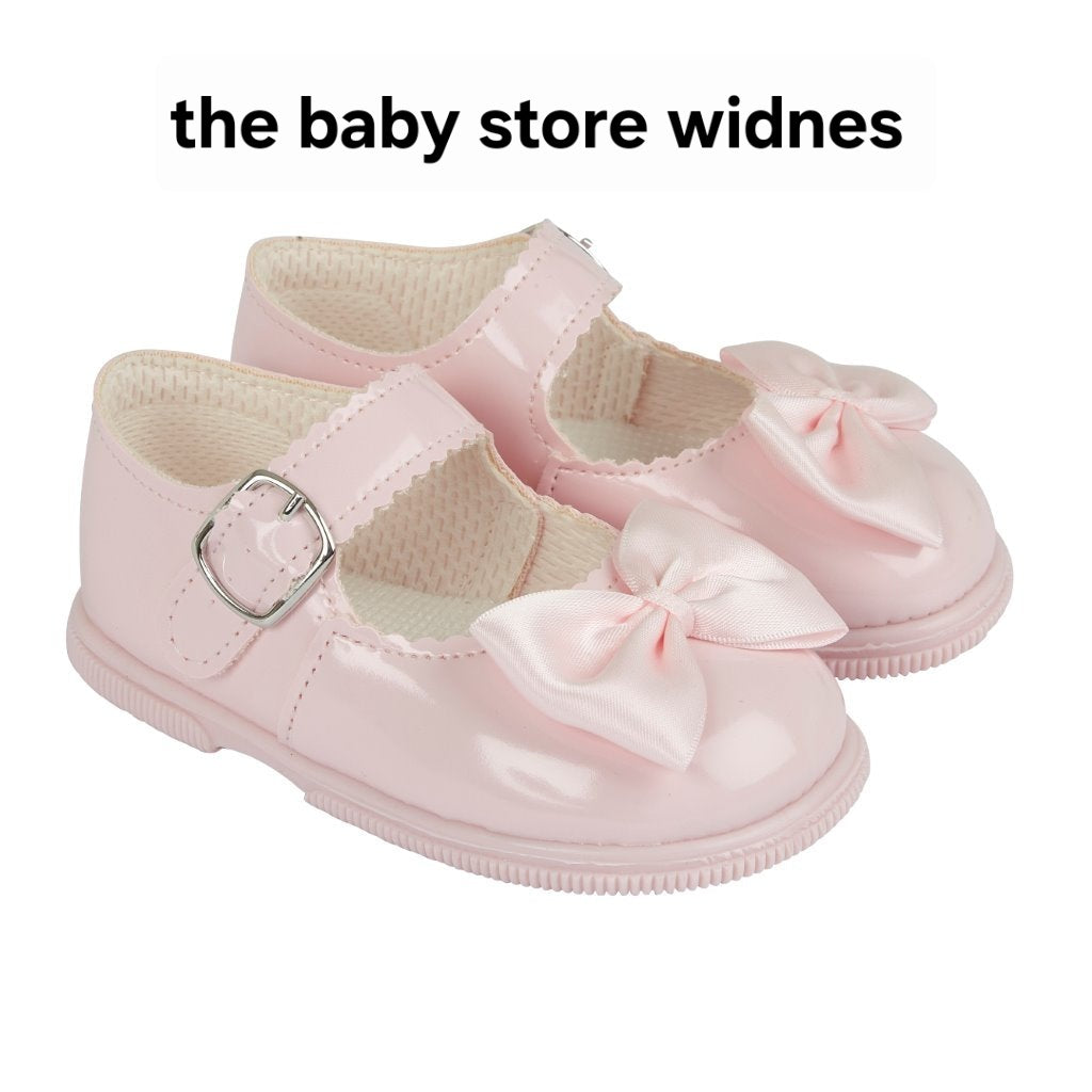 Baypods girls hard sole walking shoes with bow