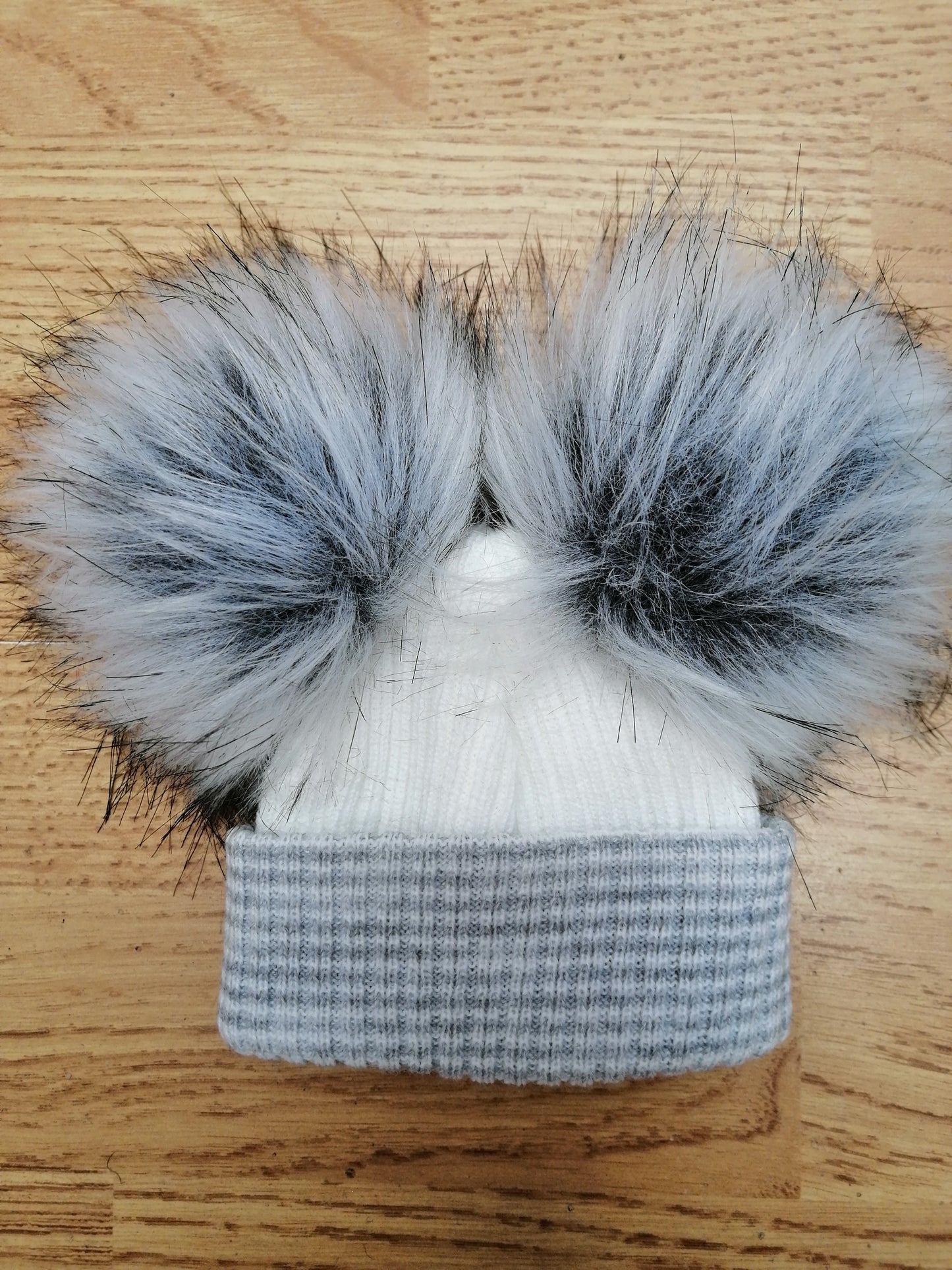 Baby Boys and girls double pom pom hats comes in various colours