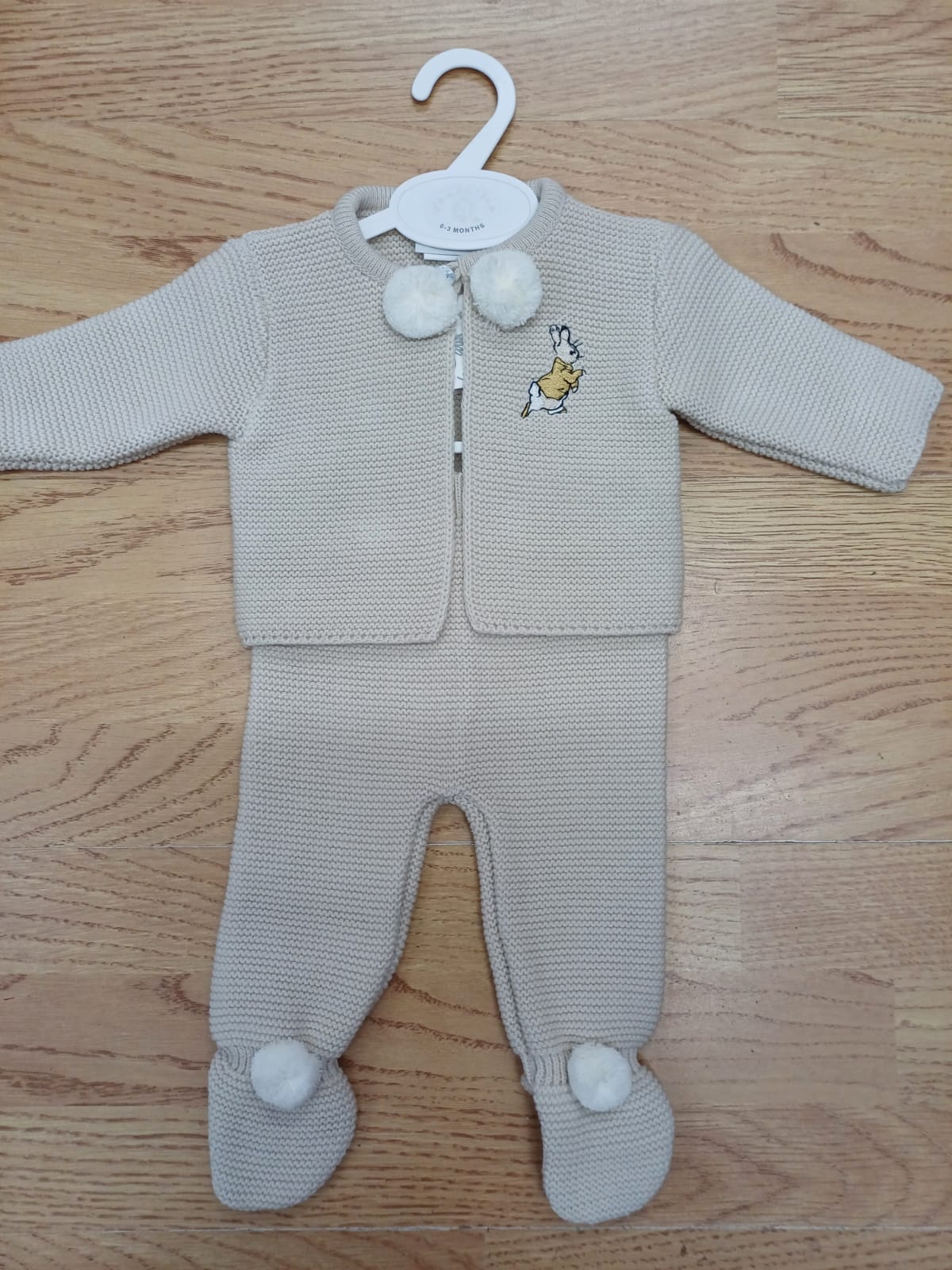 Running rabbit  dandelion 2 piece set with pom pom