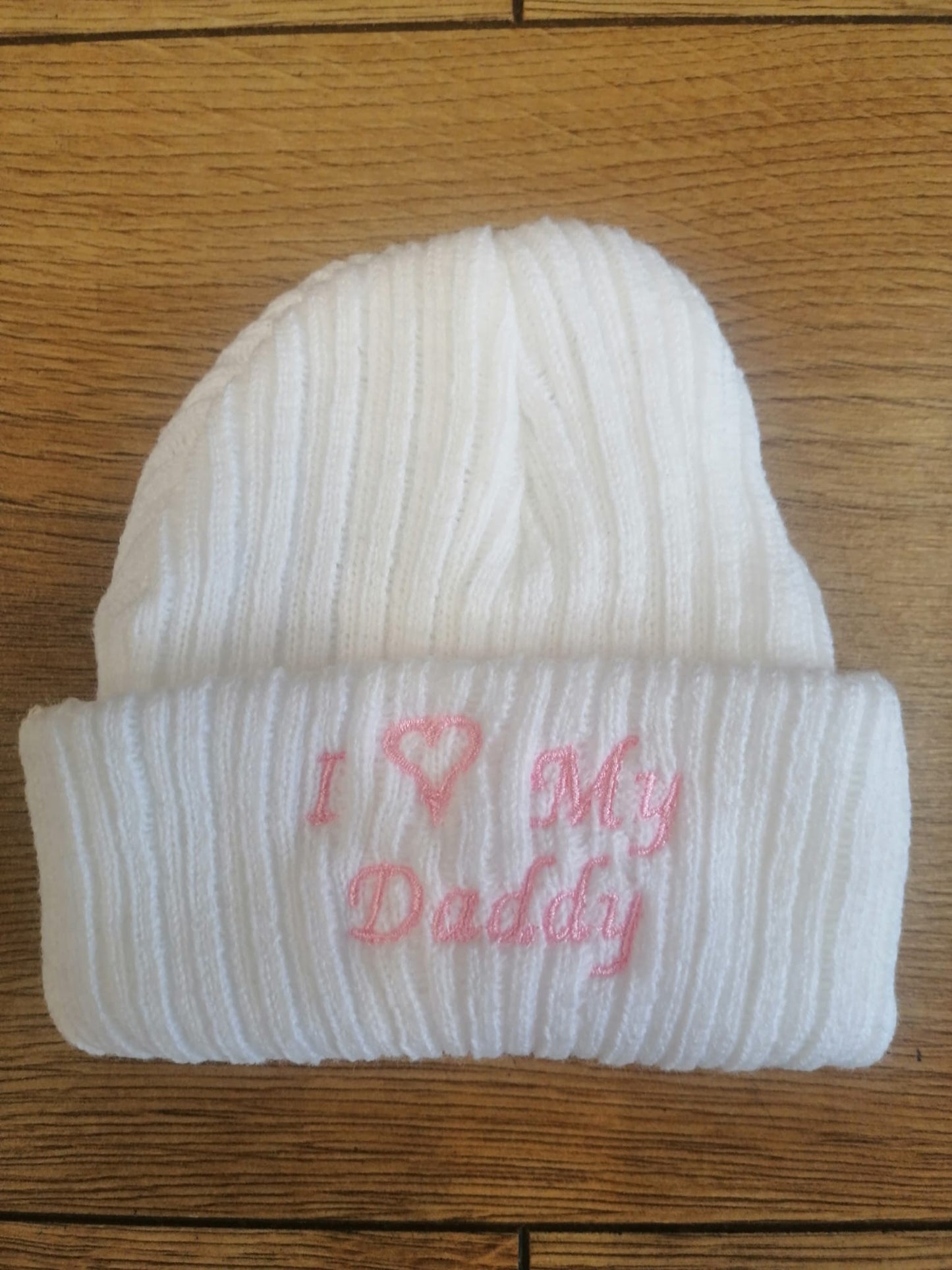 beautiful baby beannie hat embroidered with  i love my mummy or daddy newborn size