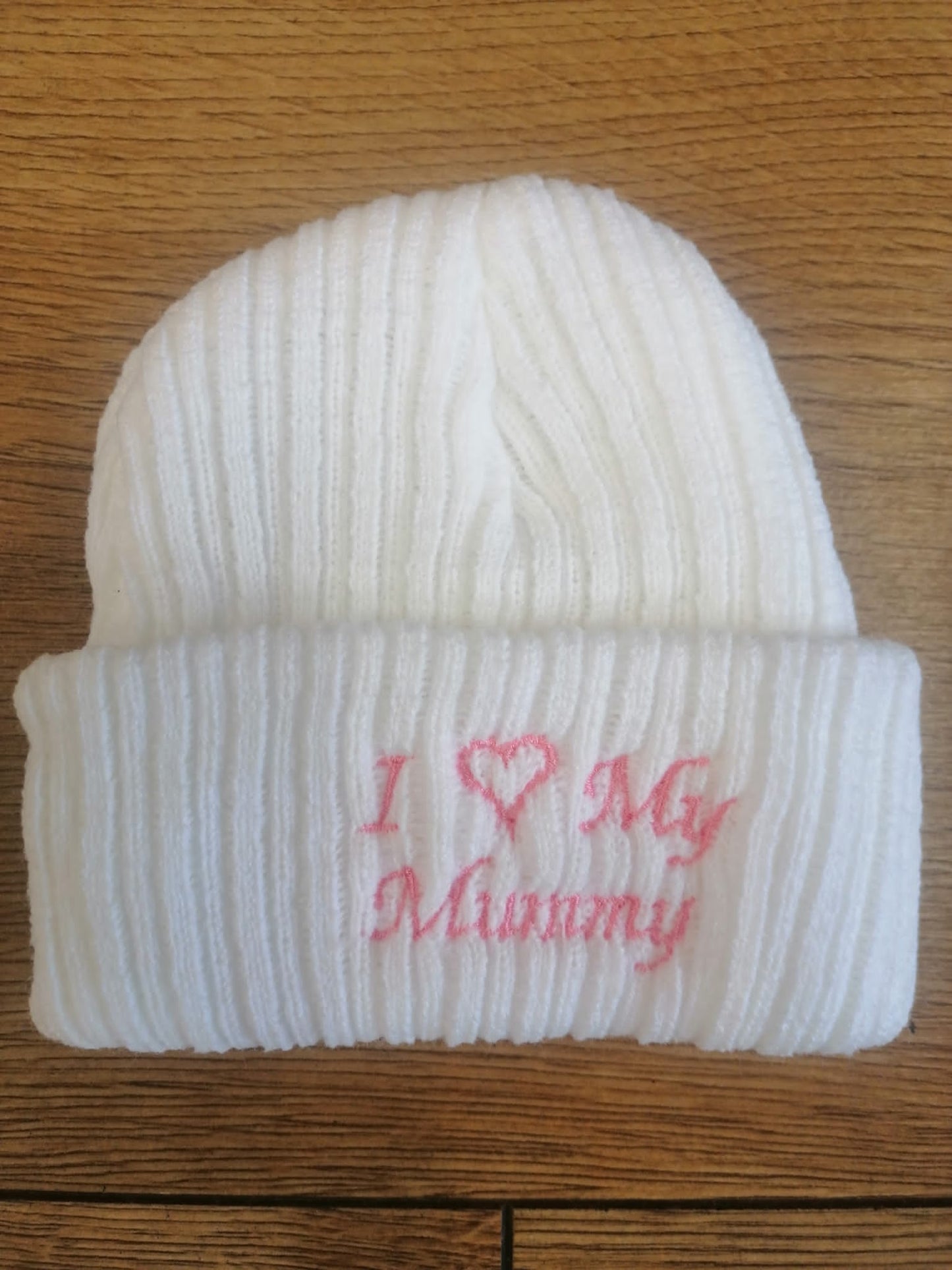 beautiful baby beannie hat embroidered with  i love my mummy or daddy newborn size