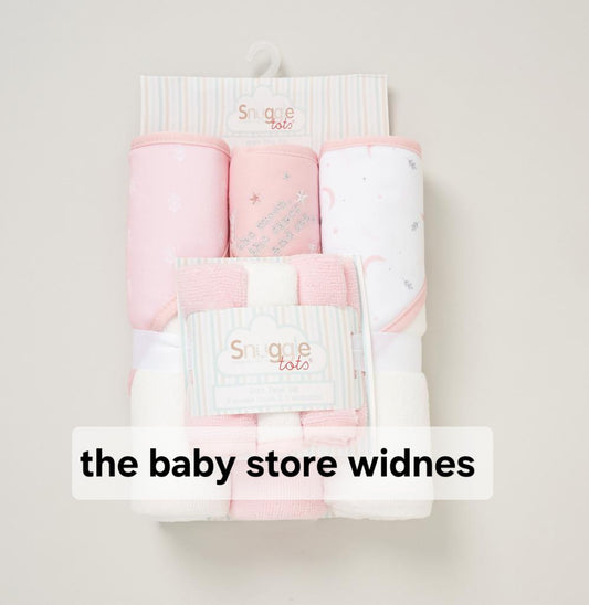 Baby girls  3 hooded towels and  3 wash cloths set moon and star design perfect for bath time designs may vary