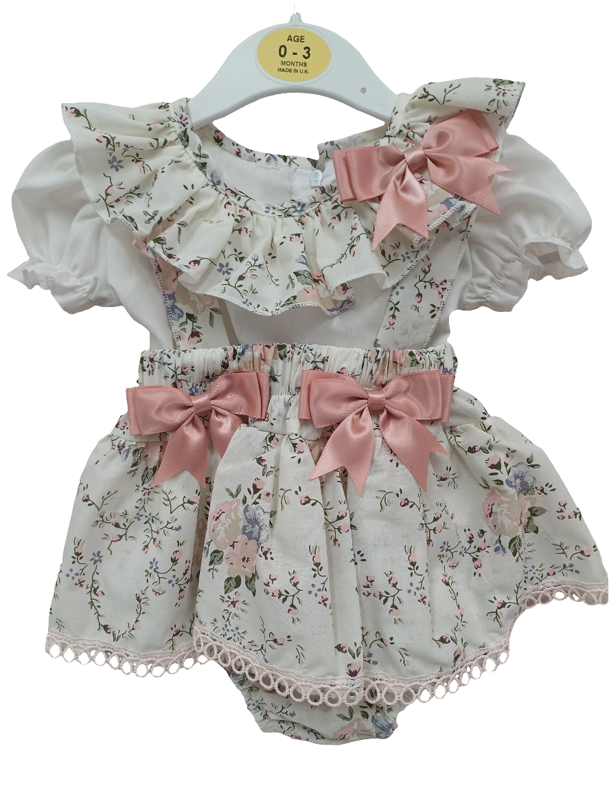 Girls pretty 2 piece set skirt and blouse with bows