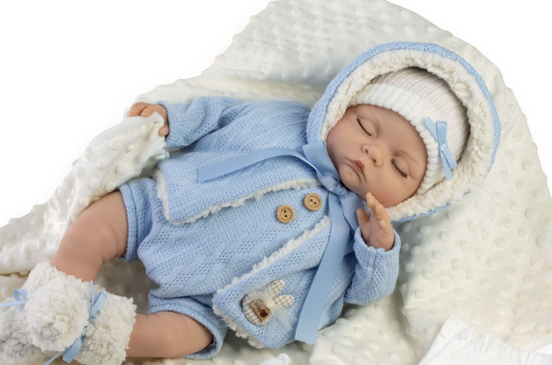 Spanish reborn doll comes with  luxury sleeping bag dummy teether and nappy